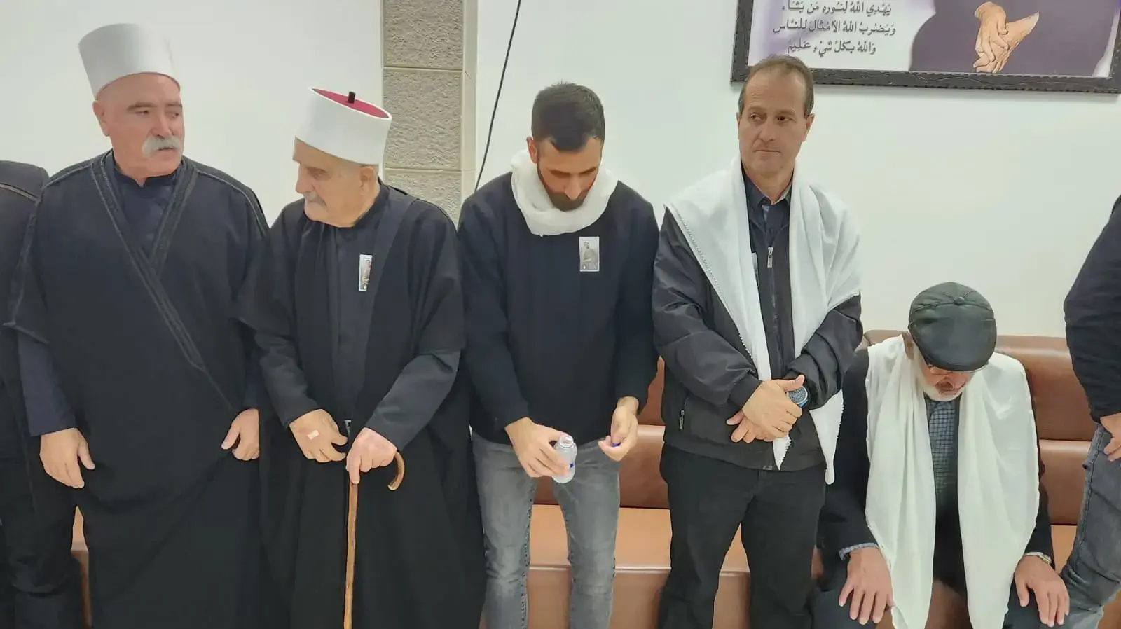 האבא אל"מ ענאן עבאס (ימין) האח גדעון(שמאל) והסבא גדעון,לקראת הלוויתו של רס"ן ג'מאל עבאס, פקיעין 19 בנובמבר 2023 האבא אל"מ ענאן עבאס (ימין) האח גדעון(שמאל) והסבא גדעון,לקראת הלוויתו של רס"ן ג'מאל עבאס, פקיעין 19 בנובמבר 2023