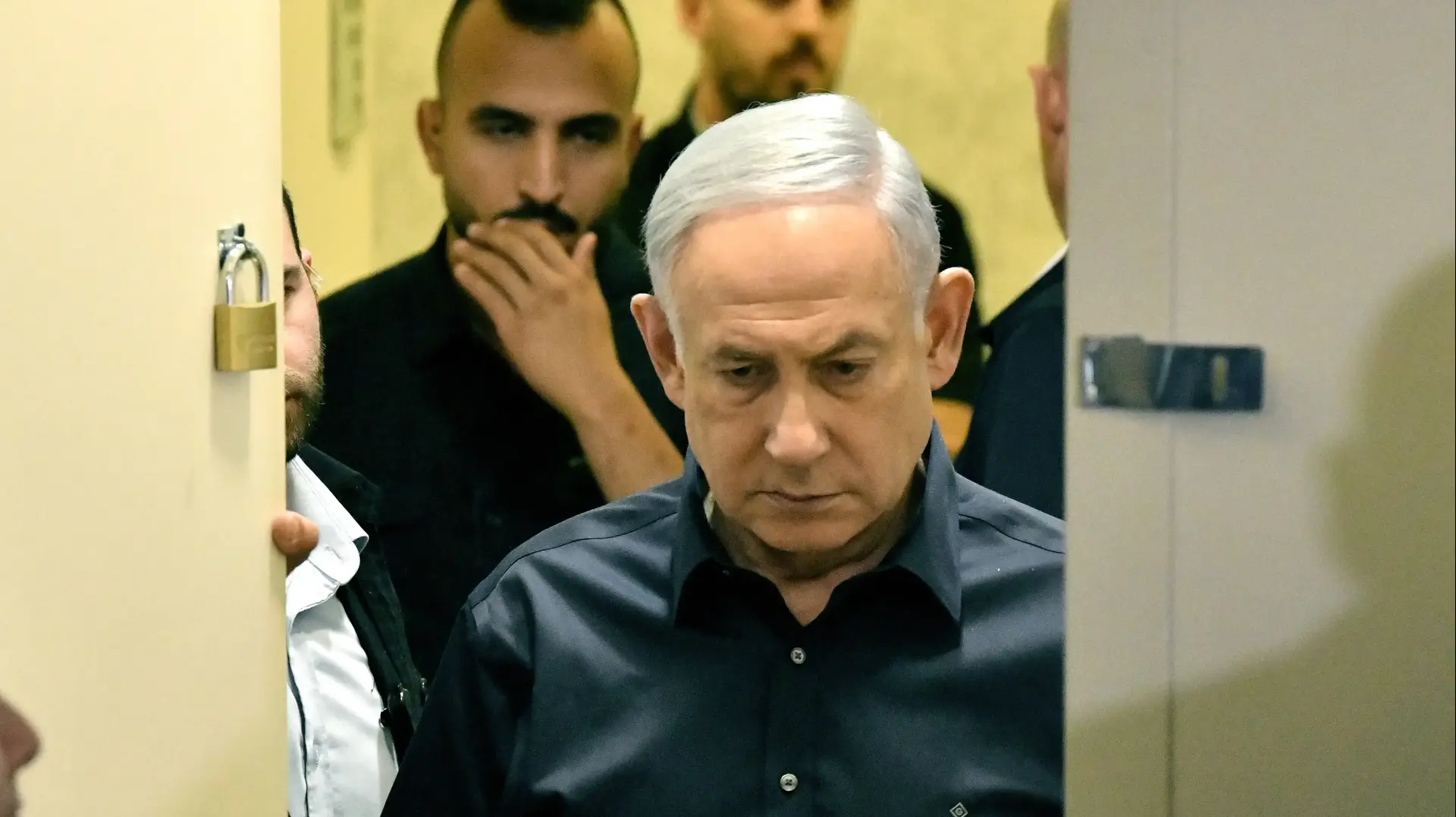 ראש הממשלה בנימין נתניהו בהצהרה לתקשורת, 18 בנובמבר 2023 ראש הממשלה בנימין נתניהו בהצהרה לתקשורת, 18 בנובמבר 2023