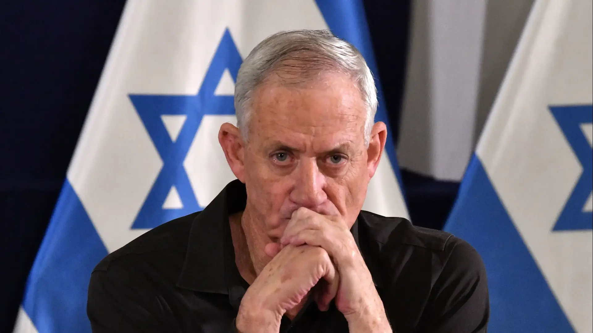 בני גנץ בהצהרה לתקשורת, 18 בנובמבר 2023 בני גנץ בהצהרה לתקשורת, 18 בנובמבר 2023