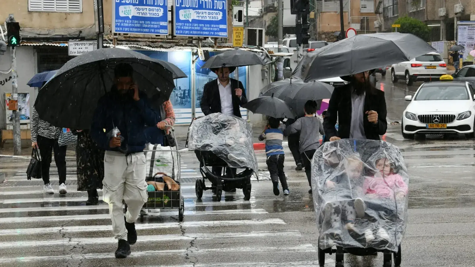 מזג אוויר סוער, בני ברק. 19 בנובמבר 2023 מזג אוויר סוער, בני ברק. 19 בנובמבר 2023