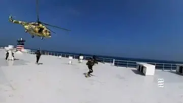 תיעוד שפרסמו החות'ים מההשתלטות ספינת גלקסי לידר. 20 בנובמבר 2023