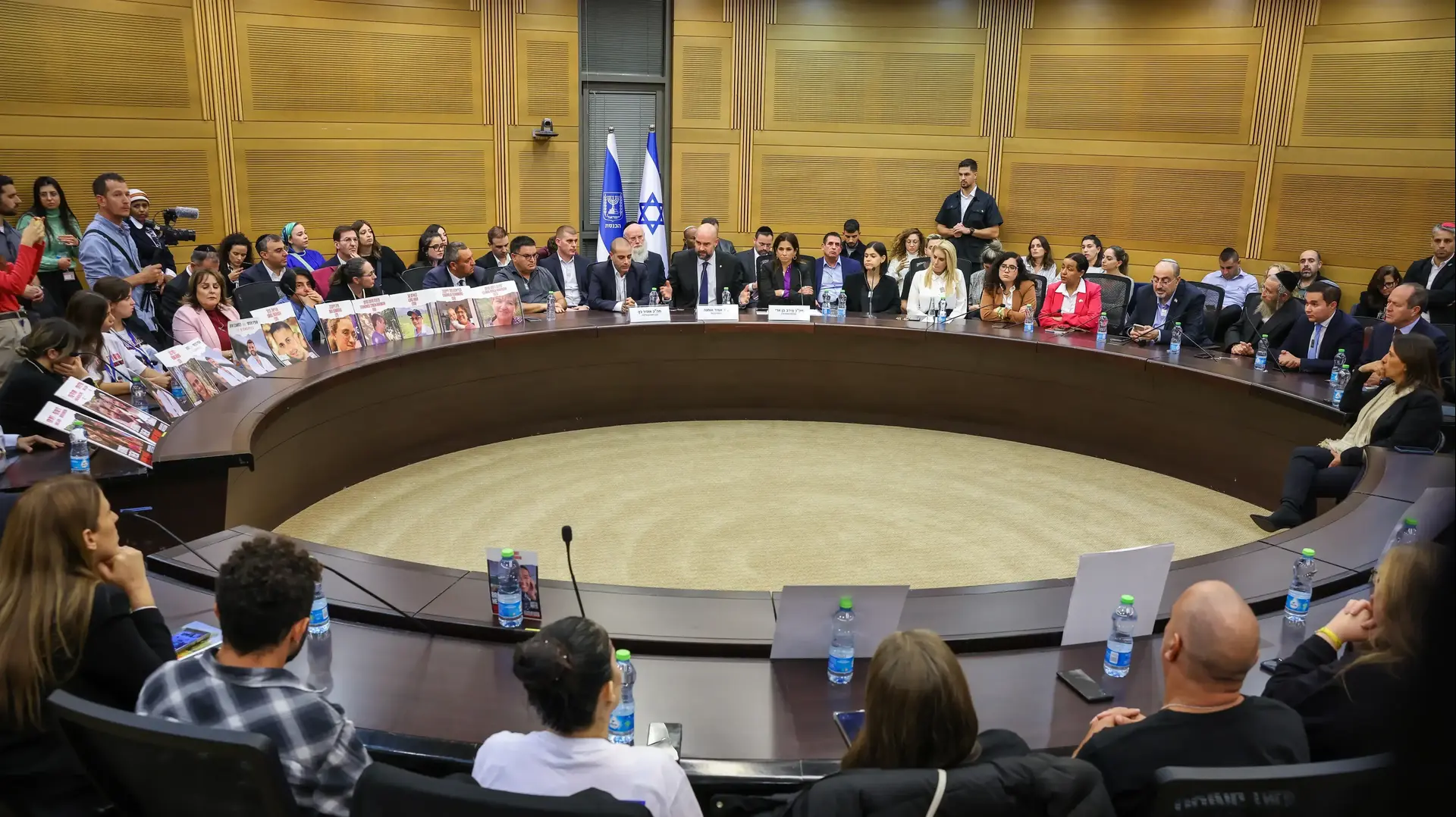 כנס משפחות וקרובי חטופים, הכנסת, ירושלים. 20 בנובמבר 2023 כנס משפחות וקרובי חטופים, הכנסת, ירושלים. 20 בנובמבר 2023