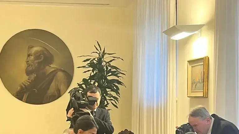 האפיפיור פרנציסקוס נפגש הבוקר בוותיקן עם בני משפחות החטופים האפיפיור פרנציסקוס נפגש הבוקר בוותיקן עם בני משפחות החטופים