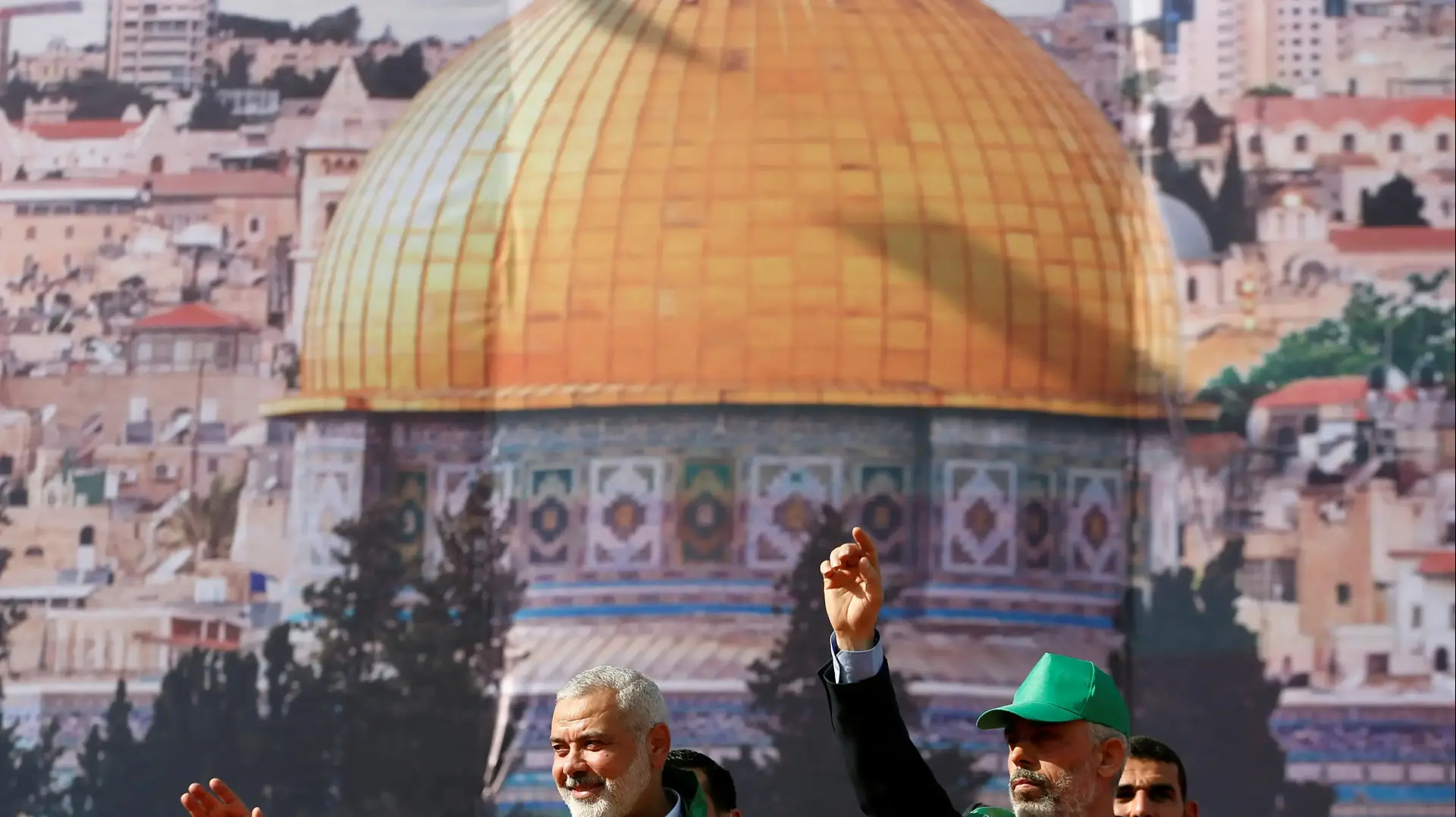 איסמעיל הנייה ויחיא סינוואר בחגיגות 30 שנה לחמאס בעיר עזה איסמעיל הנייה ויחיא סינוואר בחגיגות 30 שנה לחמאס בעיר עזה