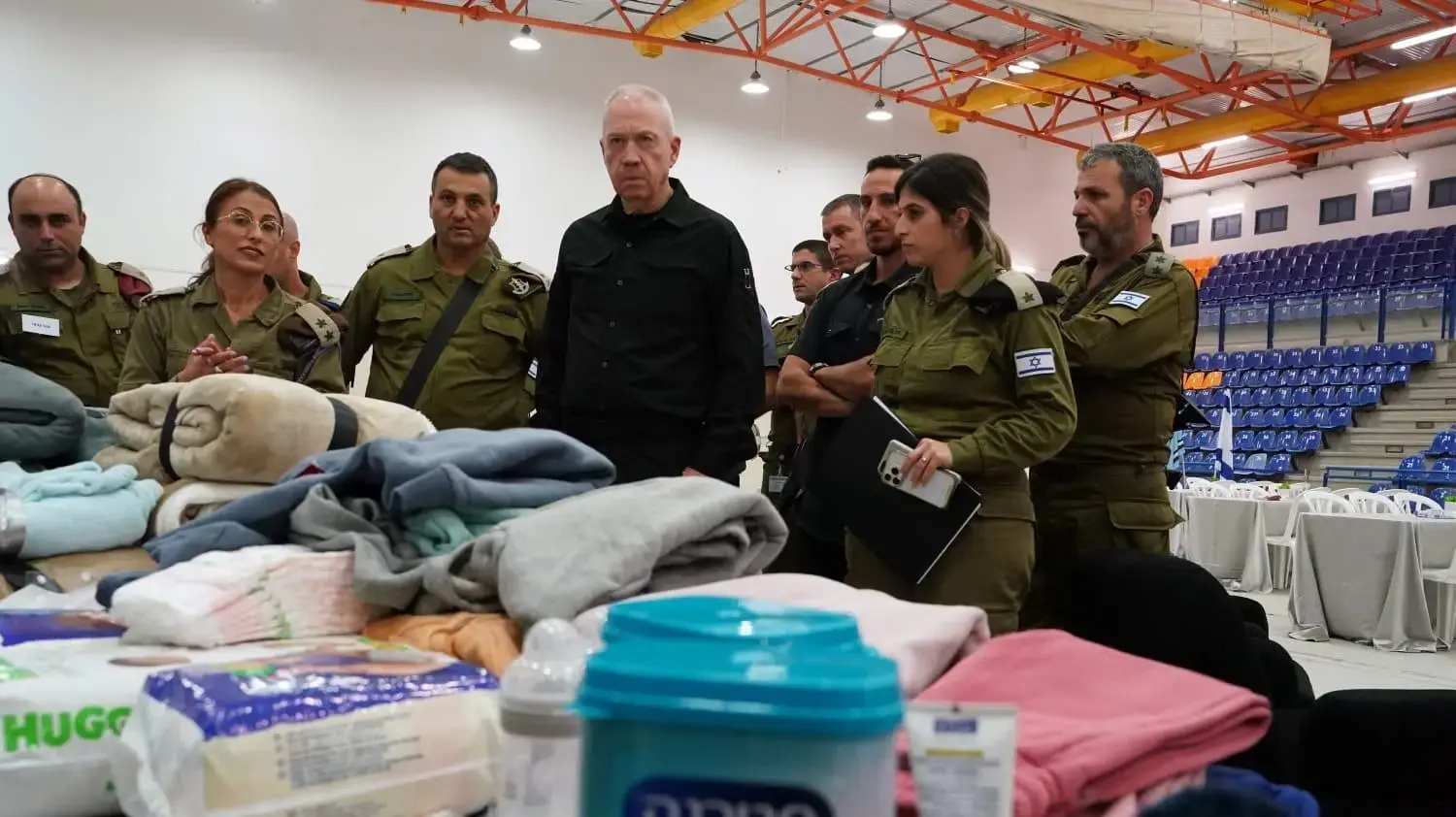 שר הביטחון יואב גלנט מבקר בבסיס חצרים. 24 בנובמבר 2023 שר הביטחון יואב גלנט מבקר בבסיס חצרים. 24 בנובמבר 2023