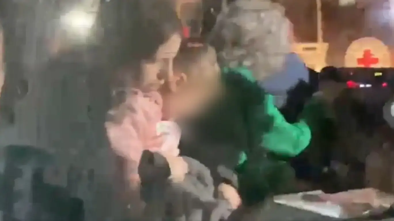 הצלב האדום מעביר את החטופים מרצועת עזה למצרים . 24 בנובמבר 2023 הצלב האדום מעביר את החטופים מרצועת עזה למצרים . 24 בנובמבר 2023