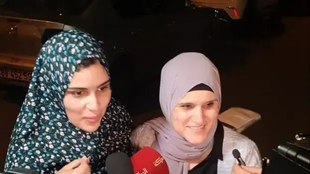 המחבלת מרח בכיר (23 מבית חנינא) שביצעה פיגוע דקירה ב-2015 ופצעה שוטר, שוחררה מהכלא, מחסום ביתוניא. 21 בנובמבר 2023 המחבלת מרח בכיר (23 מבית חנינא) שביצעה פיגוע דקירה ב-2015 ופצעה שוטר, שוחררה מהכלא, מחסום ביתוניא. 21 בנובמבר 2023