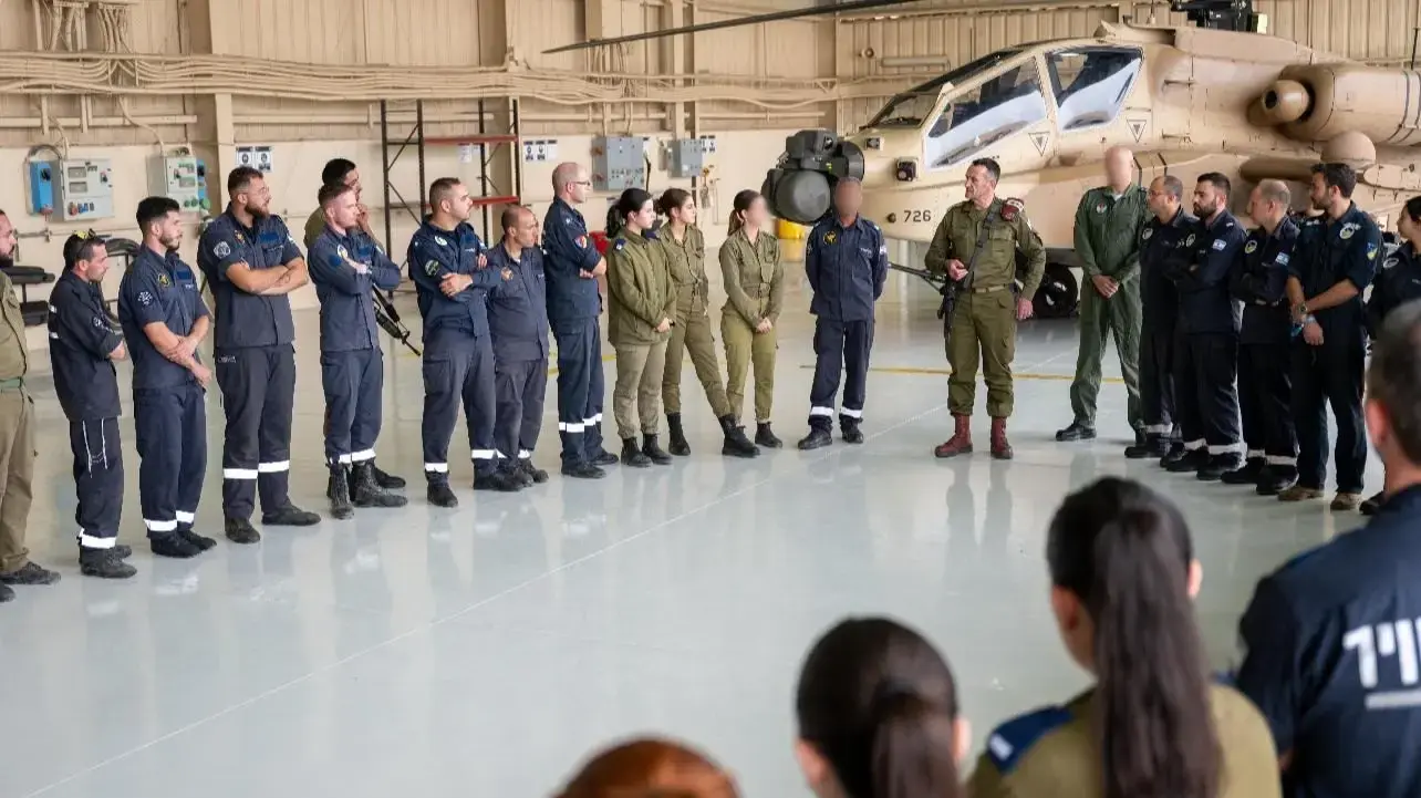 הרמטכ״ל הרצי הלוי בתדריך לחיל האוויר לפני העברת החטופים. 25 בנובמבר 2023 הרמטכ״ל הרצי הלוי בתדריך לחיל האוויר לפני העברת החטופים. 25 בנובמבר 2023
