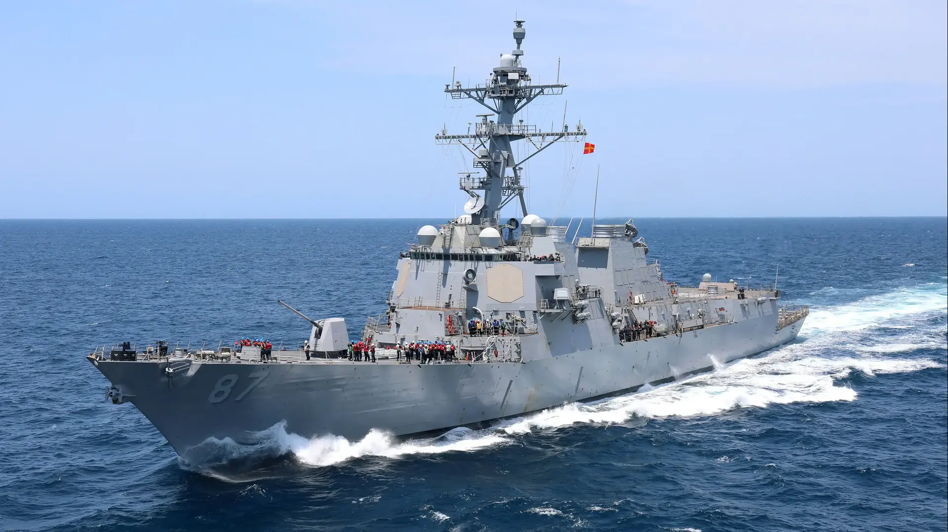 ספינת הצי האמריקני USS Mason שחילצה את ה"סנטרל פארק" שבבעלות ישראלית ספינת הצי האמריקני USS Mason שחילצה את ה"סנטרל פארק" שבבעלות ישראלית