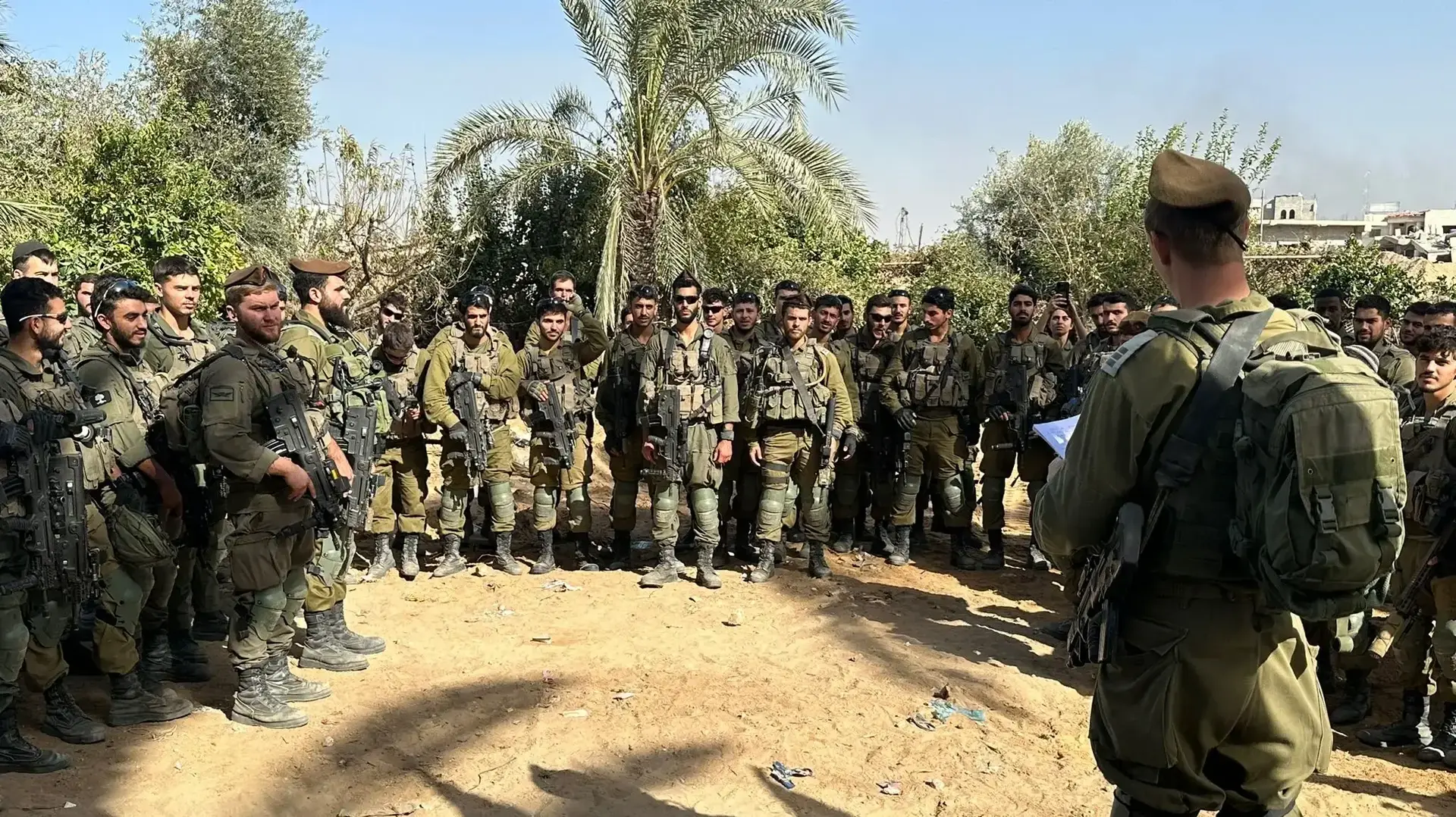 טקס הענקת סיכות "הנמר" ללוחמי סיירת גולני בעומק רצועת עזה. 27 בנובמבר 2023 טקס הענקת סיכות "הנמר" ללוחמי סיירת גולני בעומק רצועת עזה. 27 בנובמבר 2023