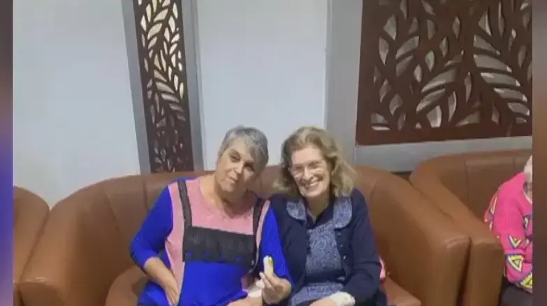החטופות הישראליות בידי הצלב האדום (הפעימה החמישית) . 28 בנובמבר 2023 החטופות הישראליות בידי הצלב האדום (הפעימה החמישית) . 28 בנובמבר 2023