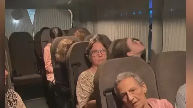 החטופות הישראליות בדרכן לישראל (הפעימה החמישית) . 28 בנובמבר 2023 החטופות הישראליות בדרכן לישראל (הפעימה החמישית) . 28 בנובמבר 2023