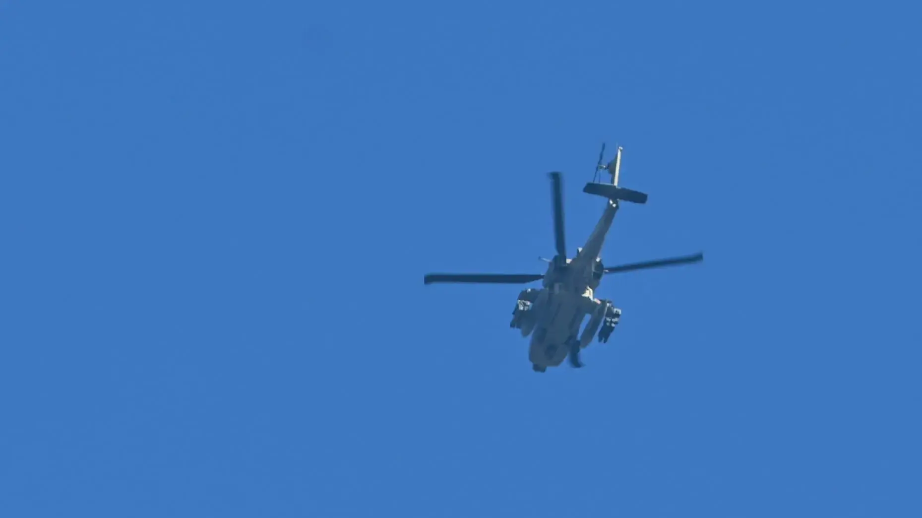מסוק מעל עוטף עזה, 1 בדצמבר 2023 מסוק מעל עוטף עזה, 1 בדצמבר 2023