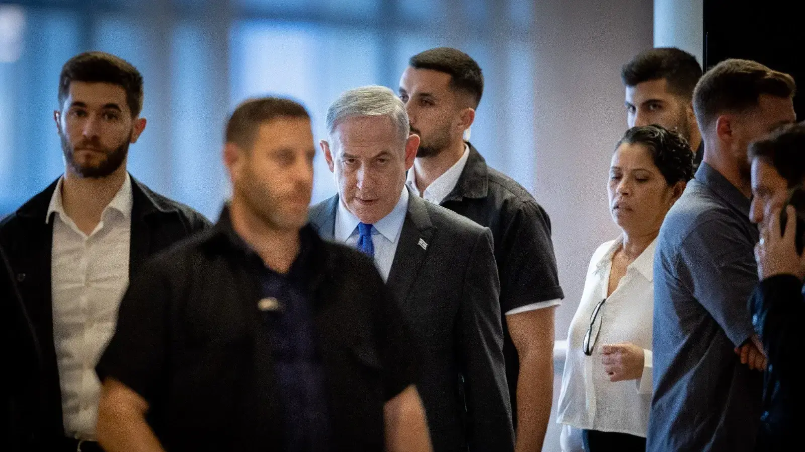 רה"מ בנימין נתניהו בדרך לישיבת סיעת הליכוד. 03.12.2023 רה"מ בנימין נתניהו בדרך לישיבת סיעת הליכוד. 03.12.2023