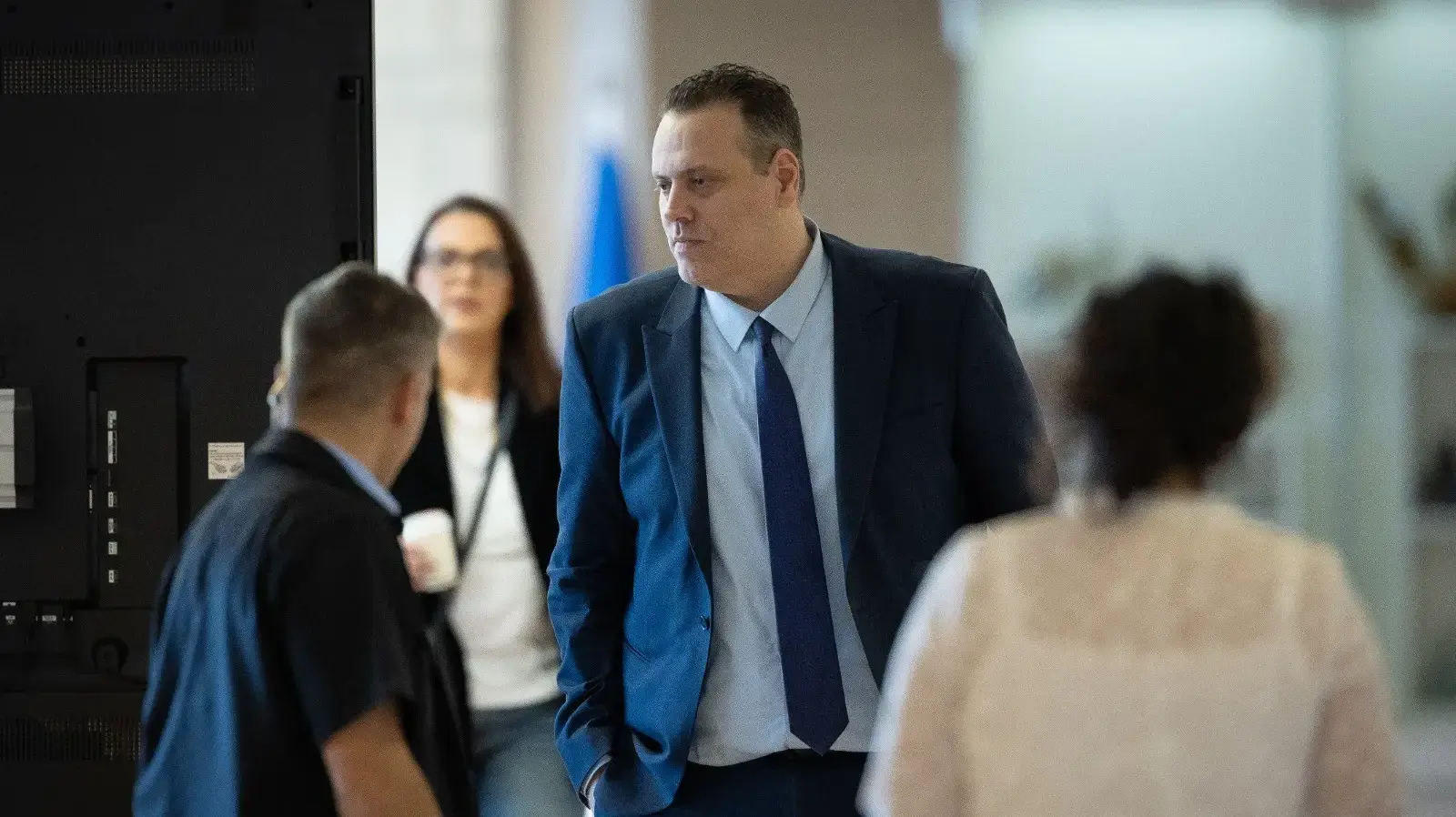 השר מיקי זוהר בדרך לישיבת סיעת הליכוד. 03.12.2023 השר מיקי זוהר בדרך לישיבת סיעת הליכוד. 03.12.2023