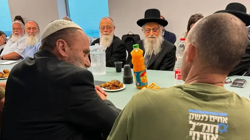 מפגש רבנים ורבניות מהציונות הדתית עם אחים לנשק מפגש רבנים ורבניות מהציונות הדתית עם אחים לנשק