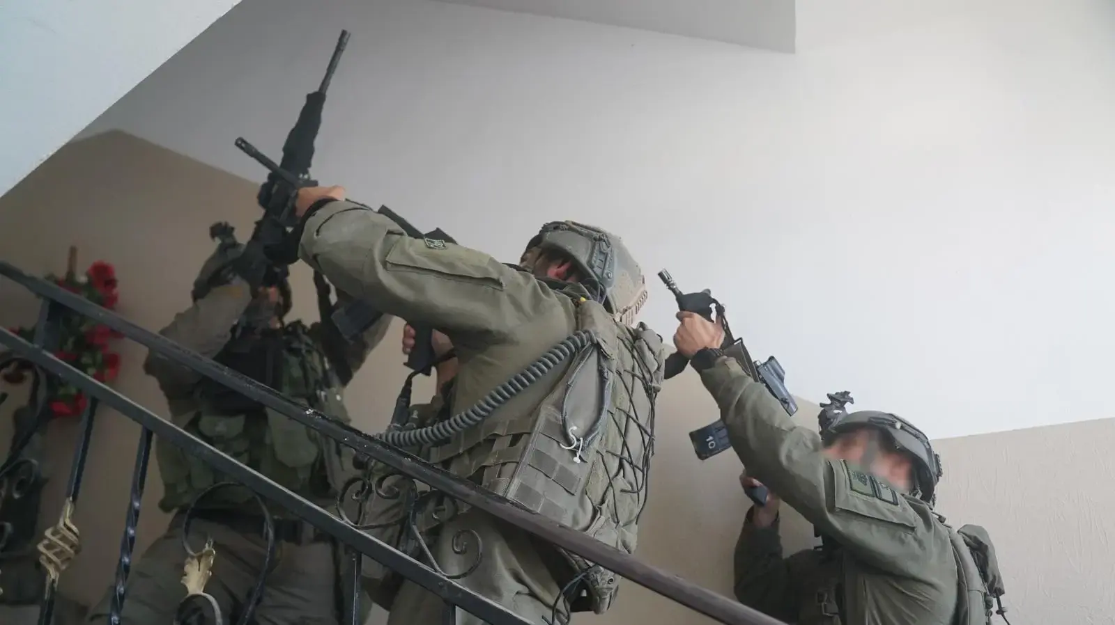 אוגדה 98, אוגדת הכוחות המיוחדים של צה״ל, פתחה בהתקפה ונלחמת לראשונה בלב חאן יונס. 6 בדצמבר 2023
אוגדה 98, אוגדת הכוחות המיוחדים של צה״ל, פתחה בהתקפה ונלחמת לראשונה בלב חאן יונס. 6 בדצמבר 2023