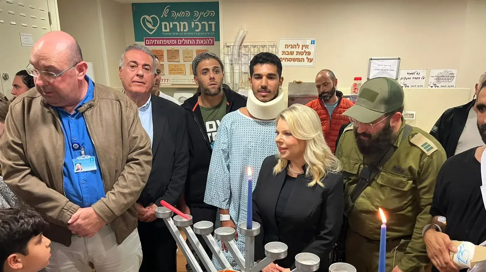 שרה נתניהו הדליקה נר ראשון של חנוכה עם פצועי צה״ל שרה נתניהו הדליקה נר ראשון של חנוכה עם פצועי צה״ל