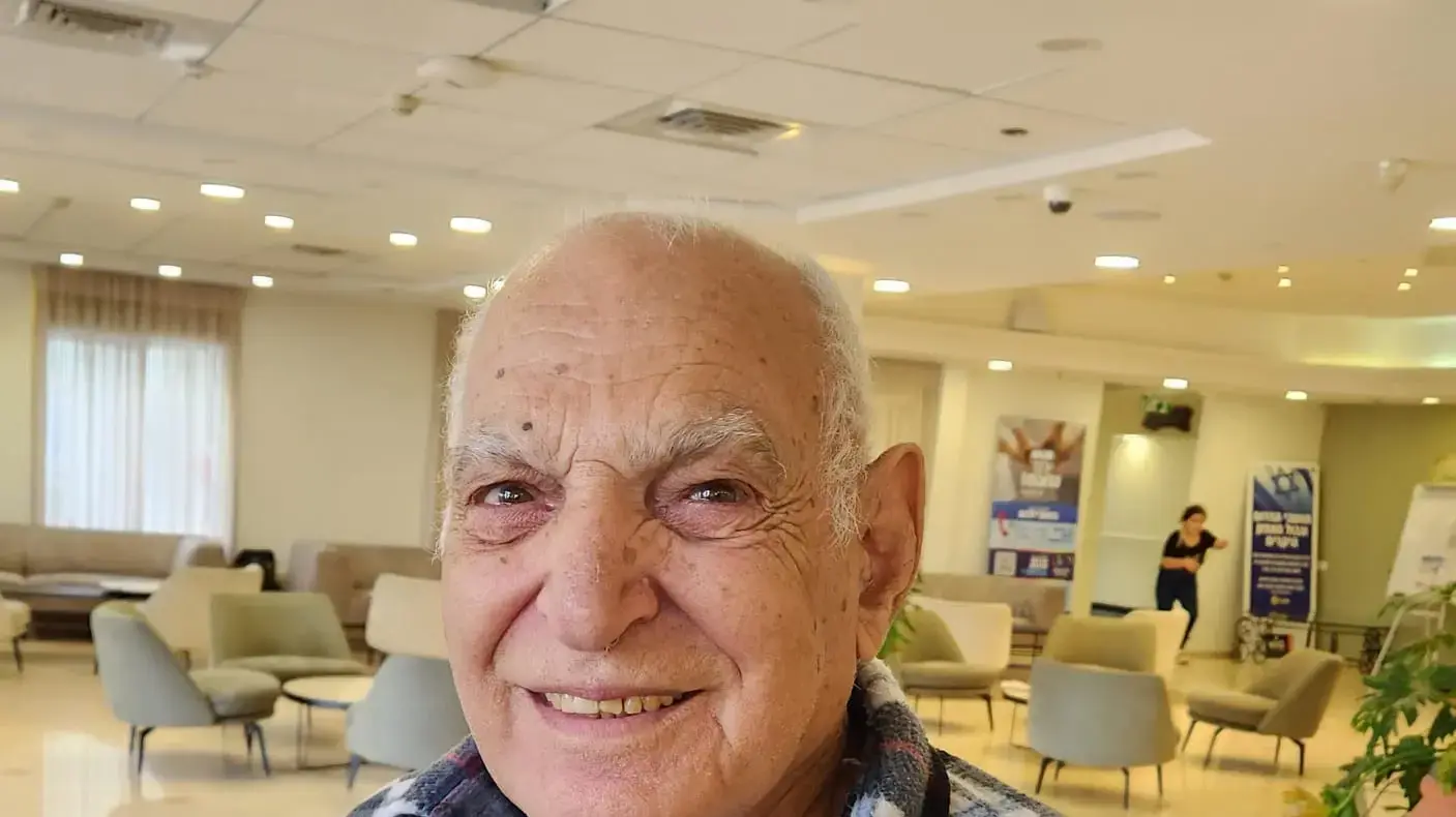אלי מועלם מקיבוץ מנרה, פונה מהגליל