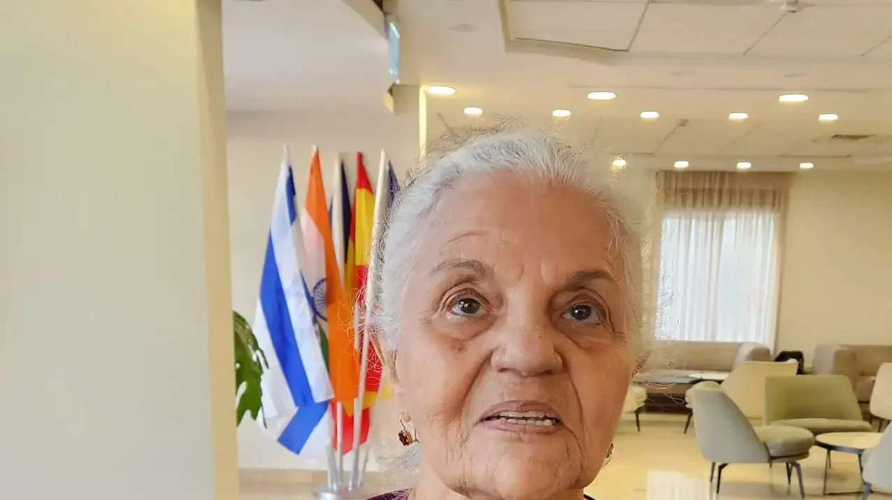 ענת בר מקיבוץ מנרה, פונתה מהגליל