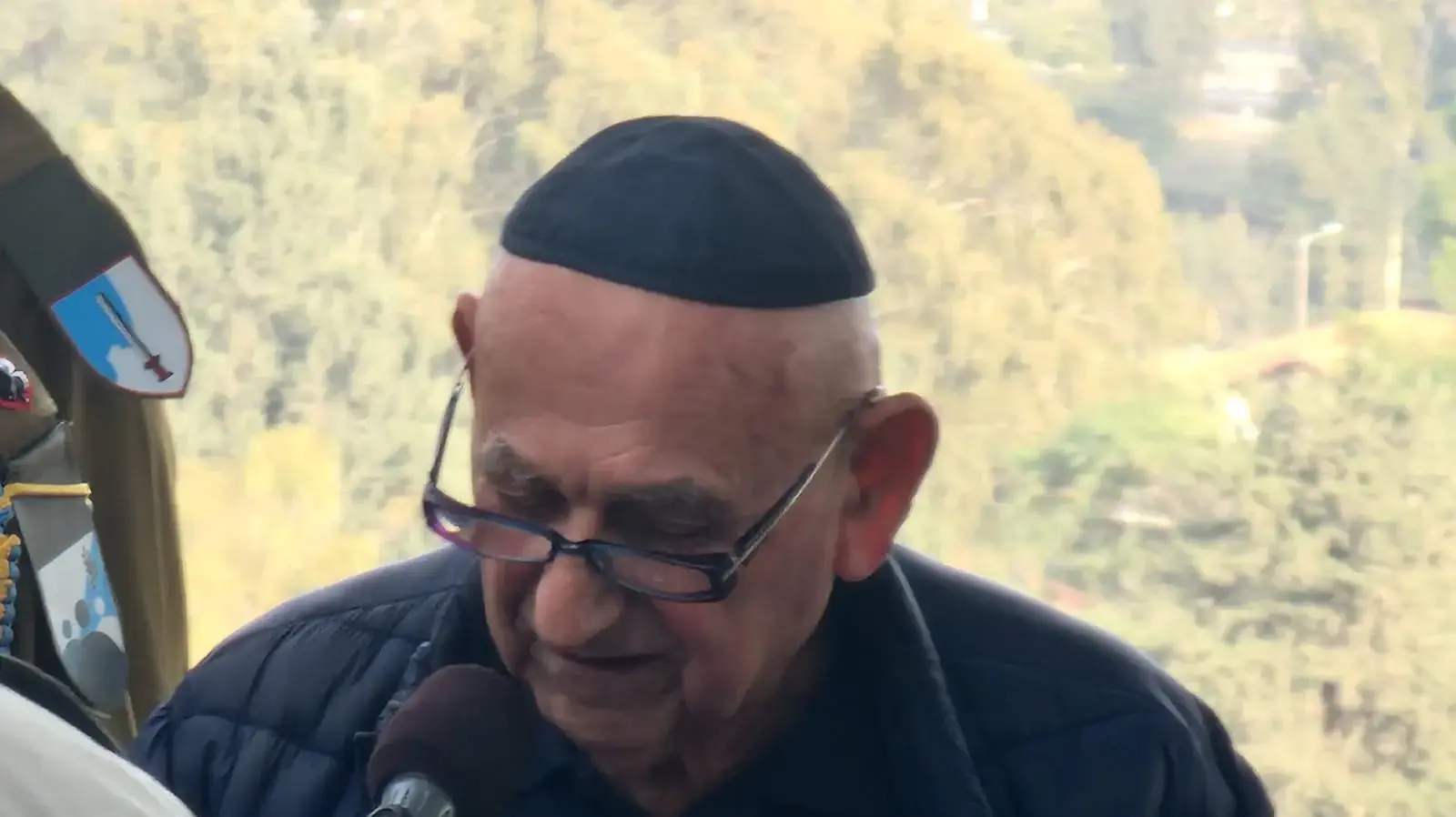 אליעזר סבו של החלל עומרי רוט שנפל ברצועת עז. בית עלמין ראש פינה. 10 בדצמבר 2023 אליעזר סבו של החלל עומרי רוט שנפל ברצועת עז. בית עלמין ראש פינה. 10 בדצמבר 2023
