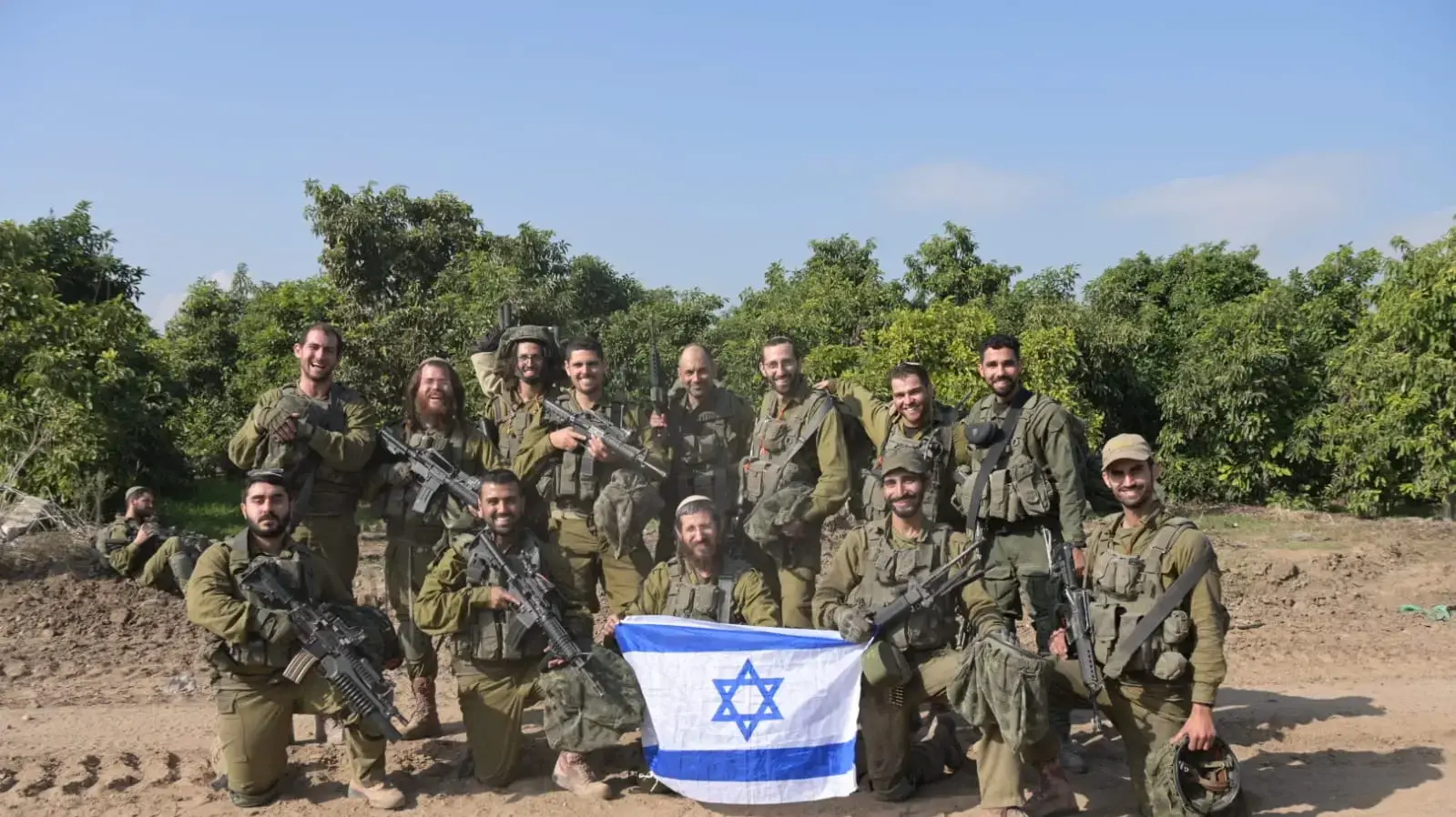 כוחות צה"ל יוצאים מרצועת עזה אחרי פעילות, 12 בדצמבר 2023 כוחות צה"ל יוצאים מרצועת עזה אחרי פעילות, 12 בדצמבר 2023