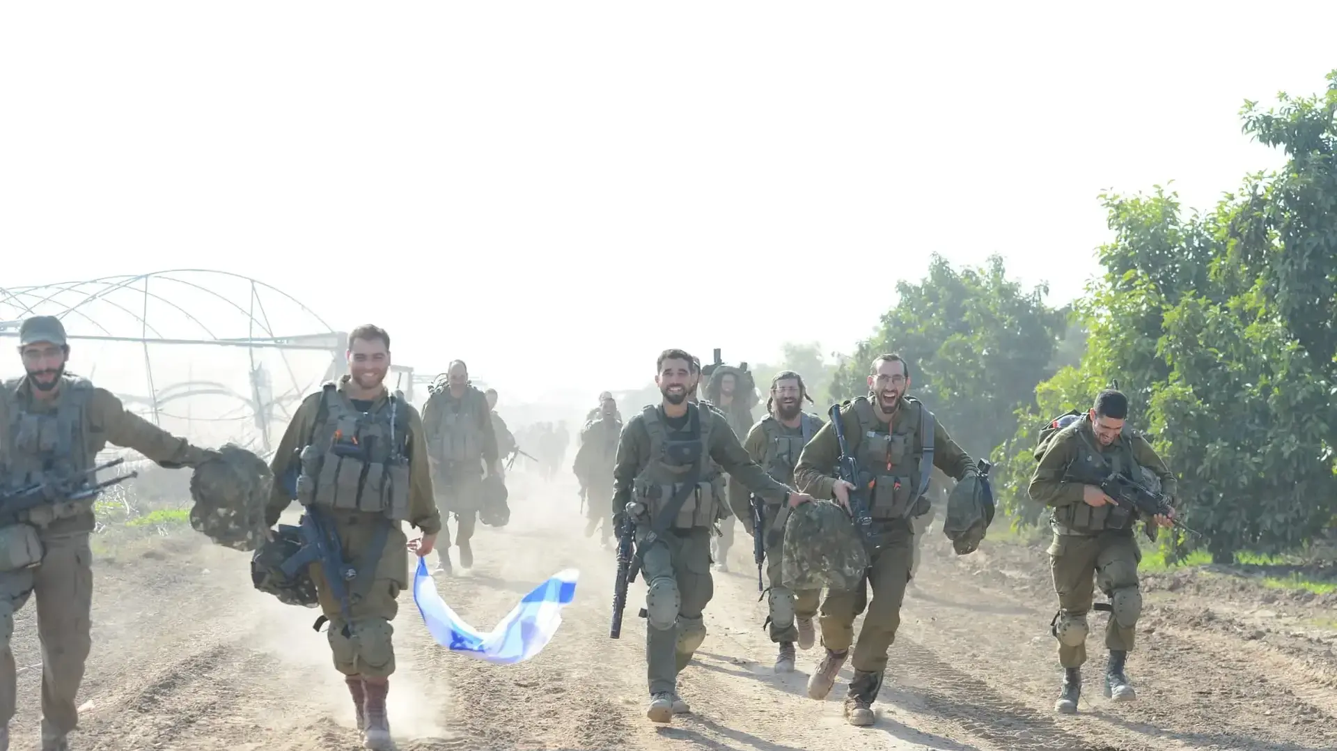 כוחות צה"ל יוצאים מרצועת עזה אחרי פעילות, 12 בדצמבר 2023 כוחות צה"ל יוצאים מרצועת עזה אחרי פעילות, 12 בדצמבר 2023