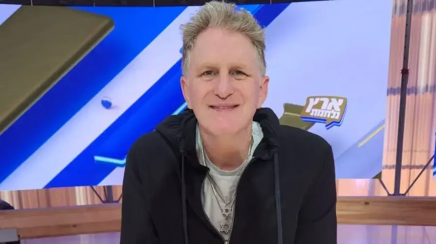 השחקן ההוליוודי מייקל רפפורט מצטלם לתכנית "ארץ נהדרת" בזמן מלחמת עזה, 12 בדצמבר 2023 השחקן ההוליוודי מייקל רפפורט מצטלם לתכנית "ארץ נהדרת" בזמן מלחמת עזה, 12 בדצמבר 2023