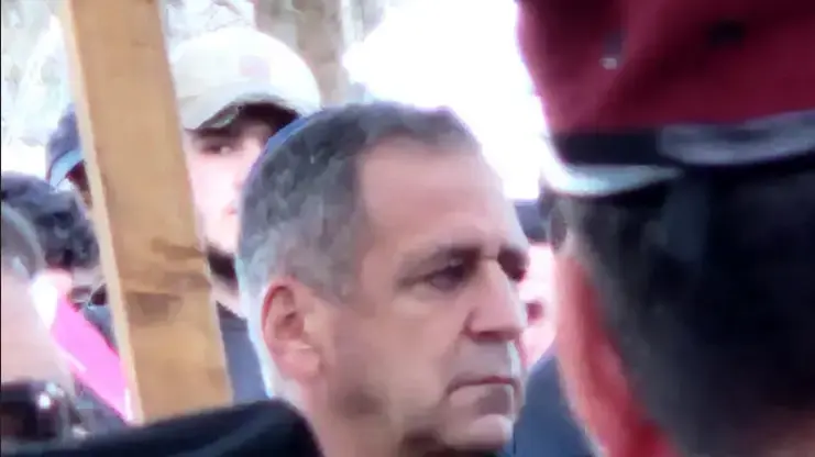 אביב כוכבי בהלוויתו של אל"ם יצחק בן בשט, כפר תבור. 13 בדצמבר 2023 אביב כוכבי בהלוויתו של אל"ם יצחק בן בשט, כפר תבור. 13 בדצמבר 2023