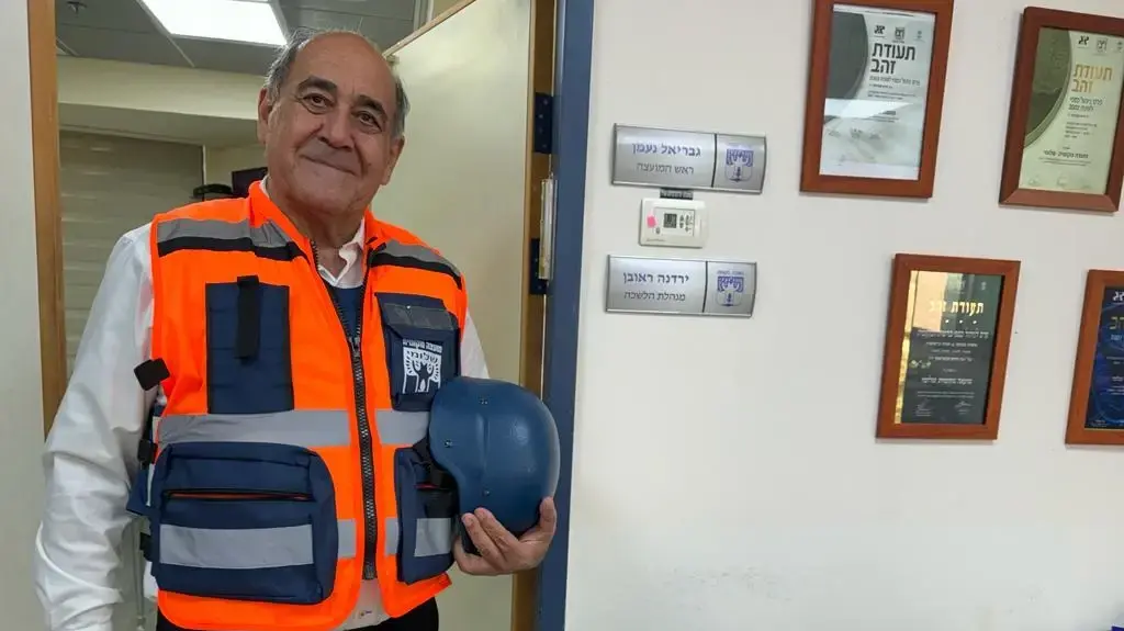 ראש מועצת שלומי גבי נעמן. עלול לאבד את תפקידו ולא לרוץ בבחירות בגלל טעות טכנית ראש מועצת שלומי גבי נעמן. עלול לאבד את תפקידו ולא לרוץ בבחירות בגלל טעות טכנית
