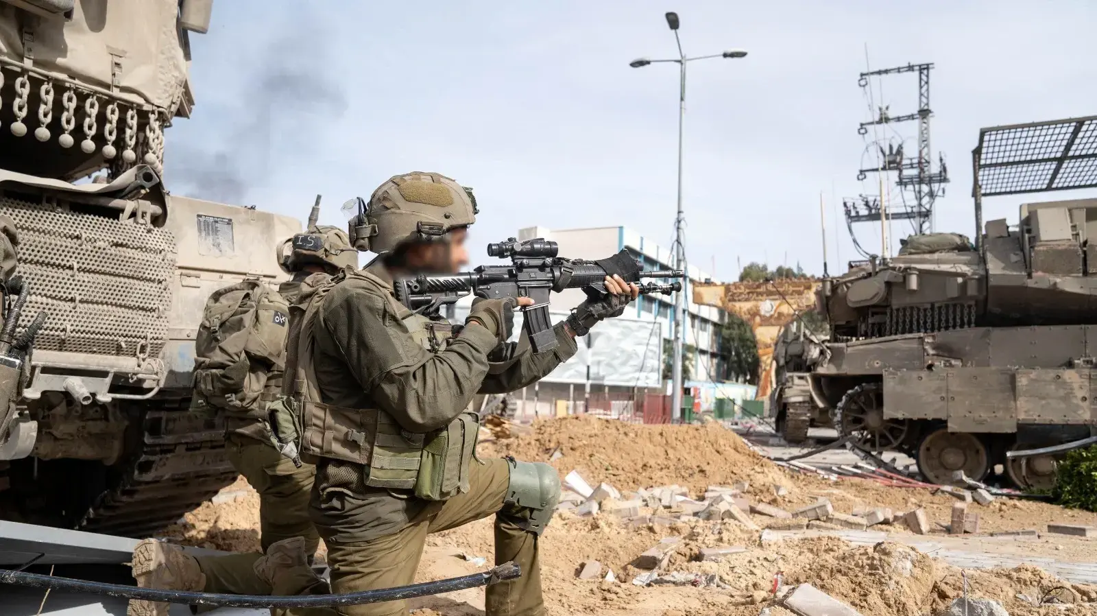 לחימת צוות הקרב של חטיבה 7 בחאן יונס לחימת צוות הקרב של חטיבה 7 בחאן יונס