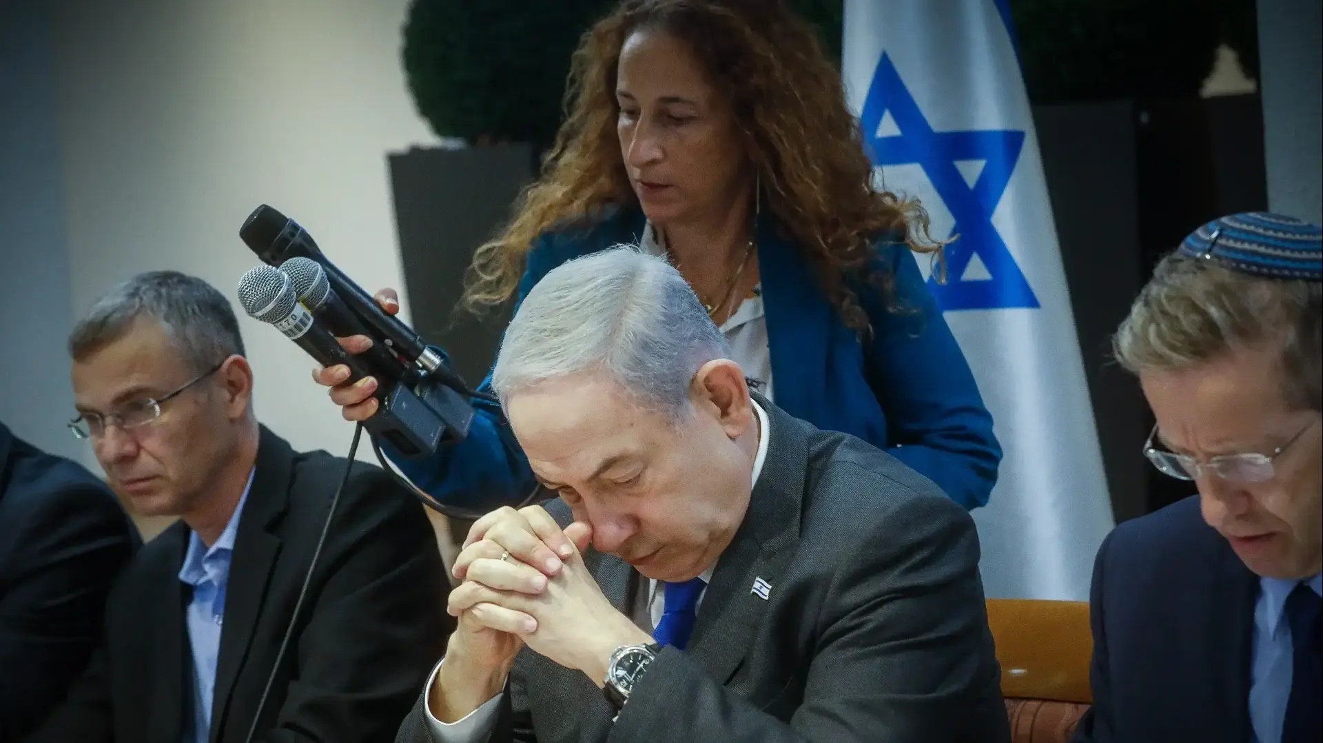 רה"מ בנימין נתניהו בישיבת ממשלה, הקריה, 17 בדצמבר 2023 רה"מ בנימין נתניהו בישיבת ממשלה, הקריה, 17 בדצמבר 2023