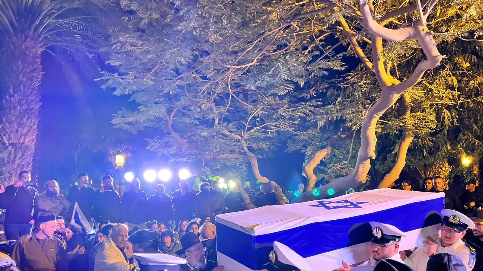 הלוויתו של רס"ל (במיל') לידור יוסף קרואני. הלוויתו של רס"ל (במיל') לידור יוסף קרואני.