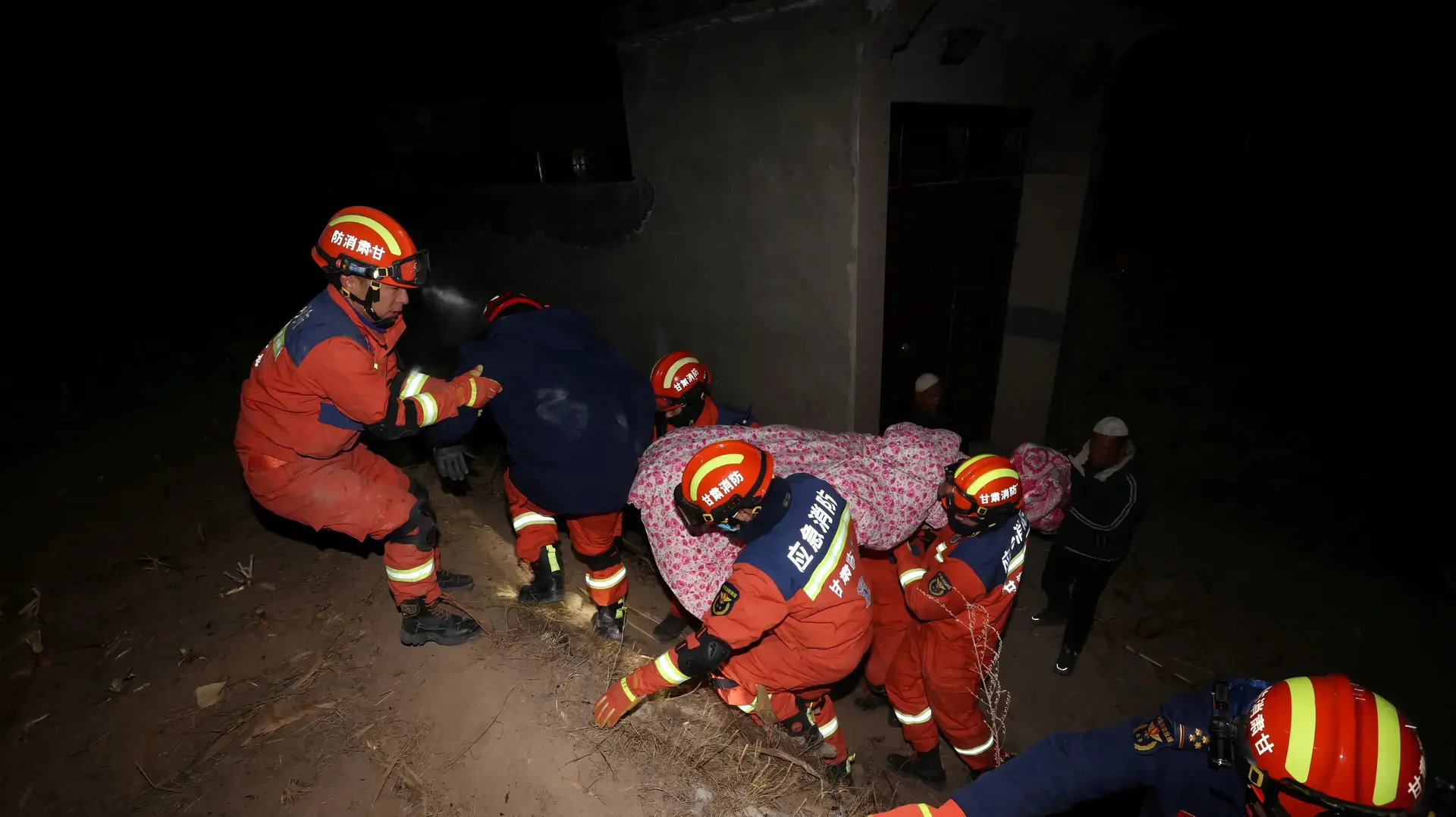 מאמצי החילוץ ברעידת האדמה בסין מאמצי החילוץ ברעידת האדמה בסין