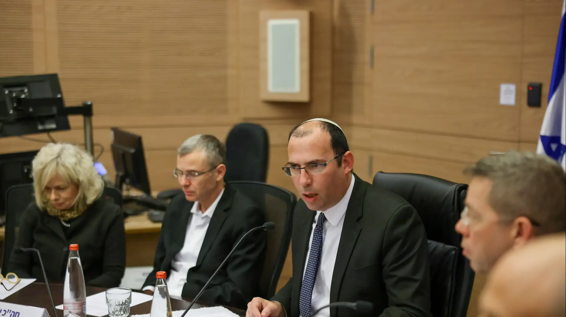 היועמ"שית גלי בהרה מיארה, שר המשפטים יריב לוין וח"כ שמחה רוטמן בדיון בוועדת החוקה בכנסת היועמ"שית גלי בהרה מיארה, שר המשפטים יריב לוין וח"כ שמחה רוטמן בדיון בוועדת החוקה בכנסת