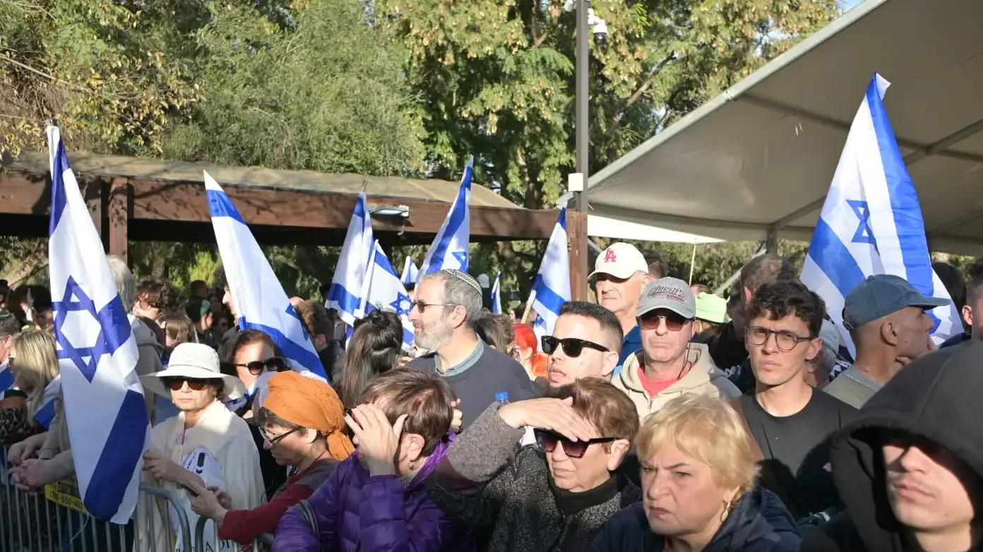 הלווייתו של סמ״ר בוריס דונבצקי, חייל בודד שנפל במלחמת חרבות בבית הקברות הצבאי בקרית שאול 20 בדצמבר 2023 הלווייתו של סמ״ר בוריס דונבצקי, חייל בודד שנפל במלחמת חרבות בבית הקברות הצבאי בקרית שאול 20 בדצמבר 2023