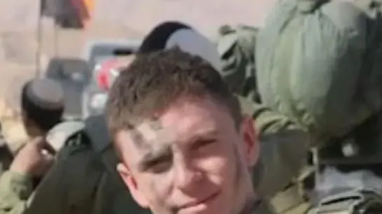 סמ"ר אוראל בשן, מחיפה, לוחם בגדוד ההנדסה 603, עוצבת 'סער מגולן' (7), נפל בקרב בדרום רצועת עזה, בן 20 בנופלו.
סמ"ר אוראל בשן, מחיפה, לוחם בגדוד ההנדסה 603, עוצבת 'סער מגולן' (7), נפל בקרב בדרום רצועת עזה, בן 20 בנופלו.