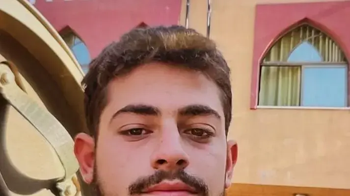 סמ"ר גל הרשקו, מיפתח, מפקד כיתה בגדוד ההנדסה 603, עוצבת 'סער מגולן' (7), נפל בקרב בדרום רצועת עזה, בן 20 בנופלו.
סמ"ר גל הרשקו, מיפתח, מפקד כיתה בגדוד ההנדסה 603, עוצבת 'סער מגולן' (7), נפל בקרב בדרום רצועת עזה, בן 20 בנופלו.