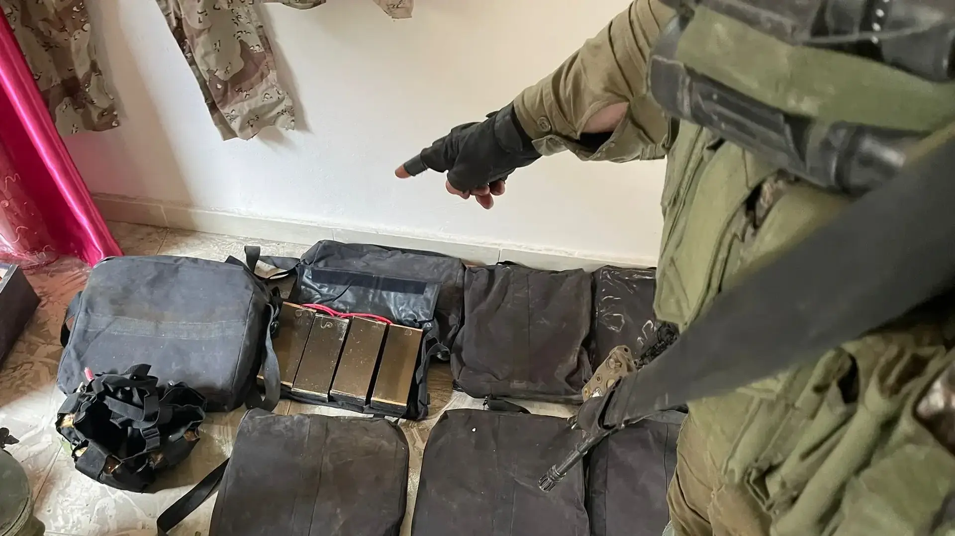 אמצעי הלחימה שאיתרו לוחמי צוות הקרב החטיבתי 261 בצפון רצועת עזה אמצעי הלחימה שאיתרו לוחמי צוות הקרב החטיבתי 261 בצפון רצועת עזה