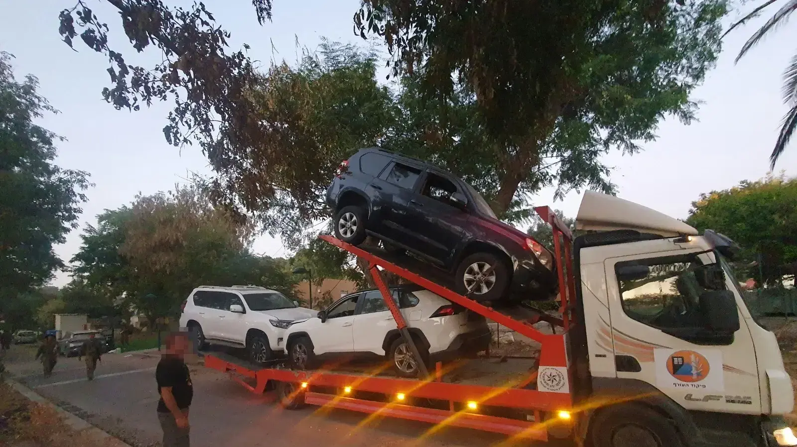 כתב אישום נגד 2 נאשמים המעורבים בגניבת רכבים שהיו בחזקת משפחות שפונו מיישובי העוטף ושחלקן נרצחו על ידי חמאס כתב אישום נגד 2 נאשמים המעורבים בגניבת רכבים שהיו בחזקת משפחות שפונו מיישובי העוטף ושחלקן נרצחו על ידי חמאס