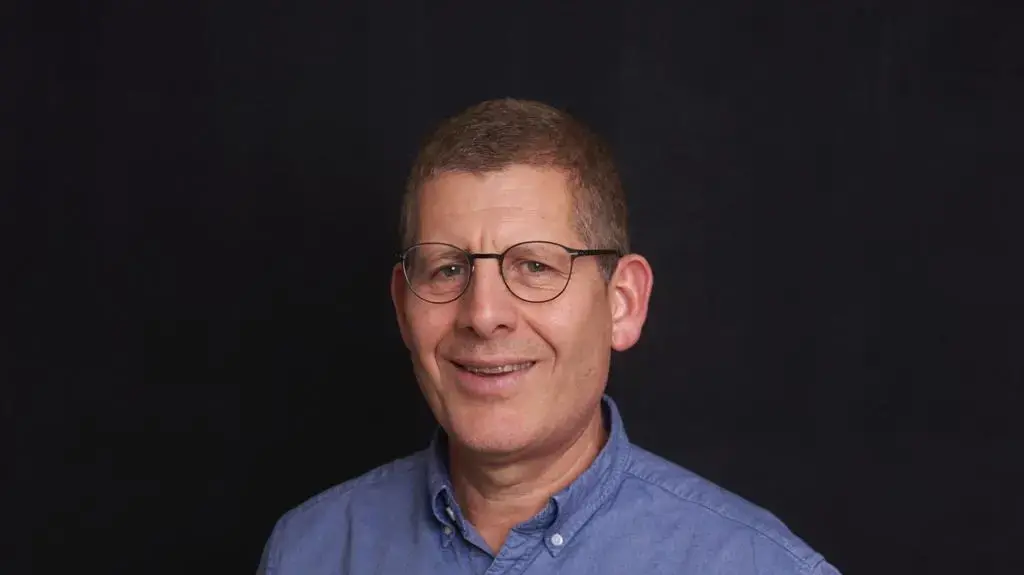 ד"ר יזהר ארז