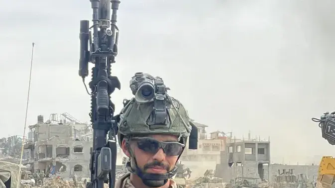 רועי יפרח בעל עבר פלילי שהתחזה כלוחם ביחידה מיוחדת רועי יפרח בעל עבר פלילי שהתחזה כלוחם ביחידה מיוחדת