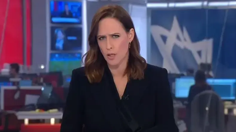 יונית לוי עם סד לקיבוע היד יונית לוי עם סד לקיבוע היד
