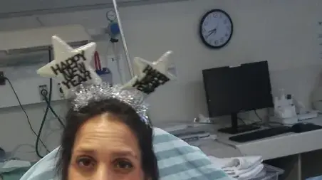 לי-שי עמור עם בנה שנולד בבי"ח כרמל, 1 בינואר 2024 לי-שי עמור עם בנה שנולד בבי"ח כרמל, 1 בינואר 2024
