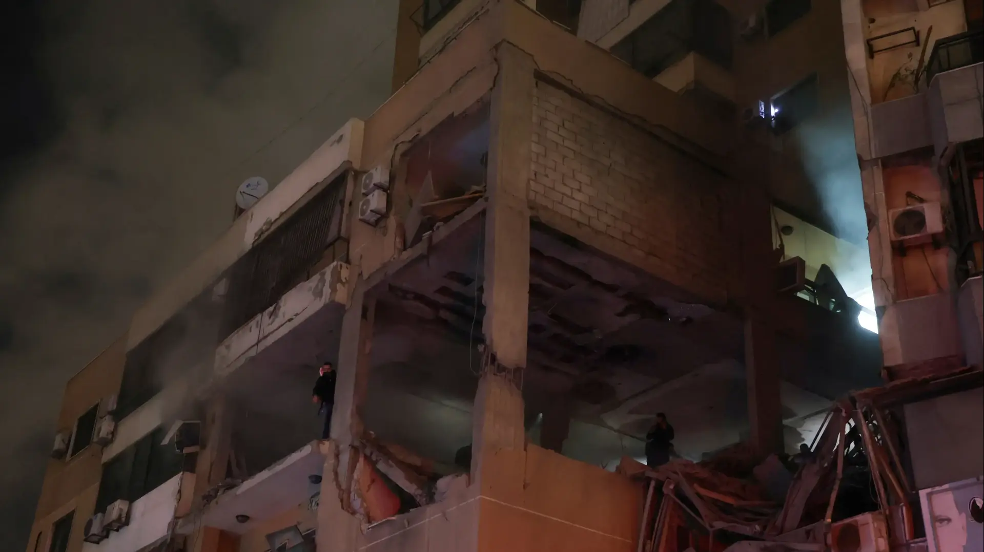 מבנה שהופץ ברובע הדאחייה בביירות, לבנון, 2 בינואר 2024 מבנה שהופץ ברובע הדאחייה בביירות, לבנון, 2 בינואר 2024
