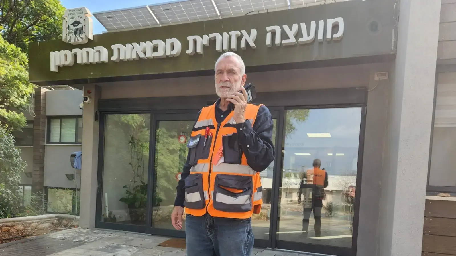 בני בן מובחר, ראש המועצה האזורית מבואות החרמון בכניסה למועצה אזורית מבואות חרמון