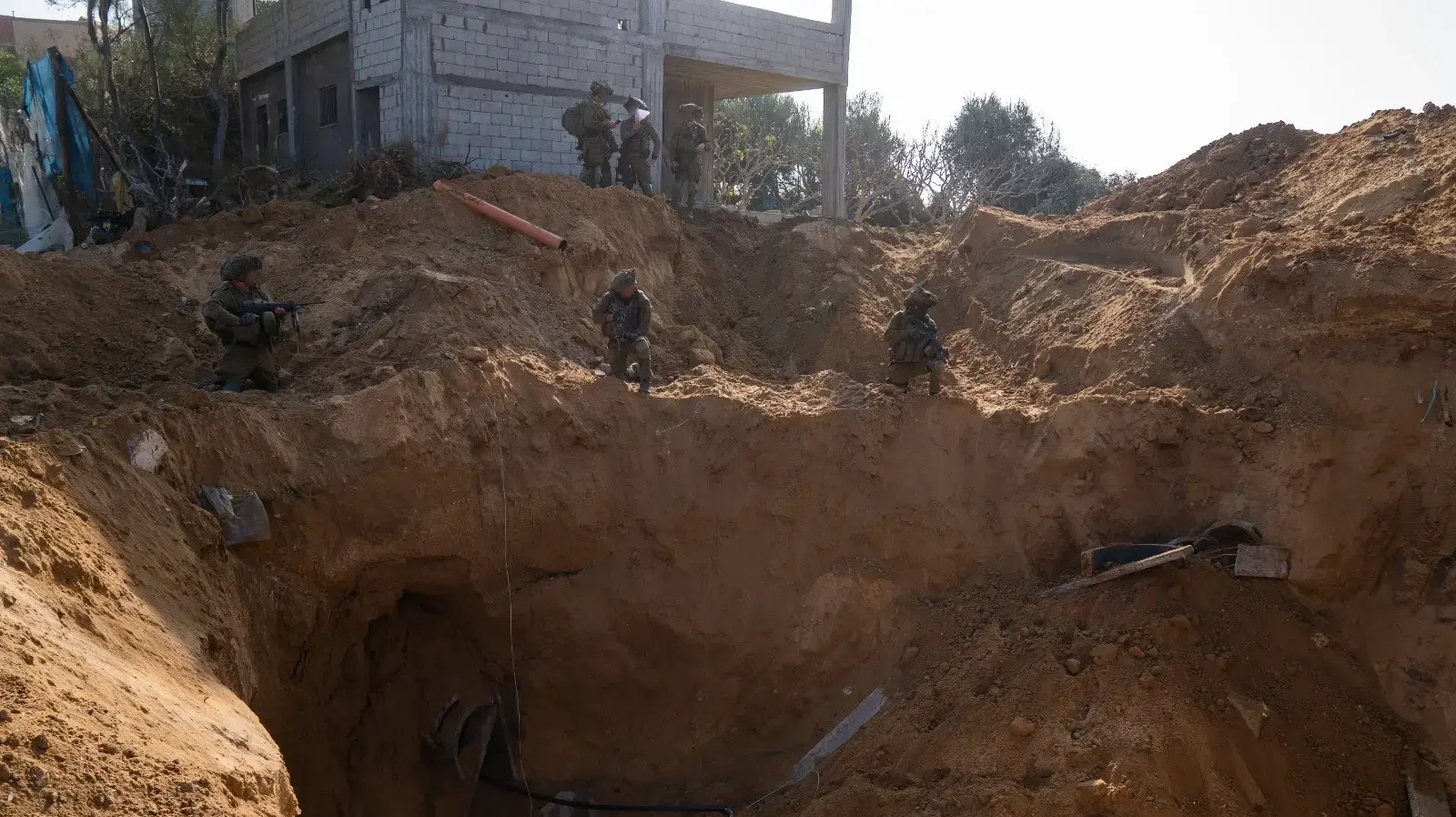 לוחמי צה"ל חשפו והשמידו מתחם צבאי תת קרקעי של ארגון הטרור חמאס על החוף במרכז רצועת עזה 04 בינואר 2023 לוחמי צה"ל חשפו והשמידו מתחם צבאי תת קרקעי של ארגון הטרור חמאס על החוף במרכז רצועת עזה 04 בינואר 2023