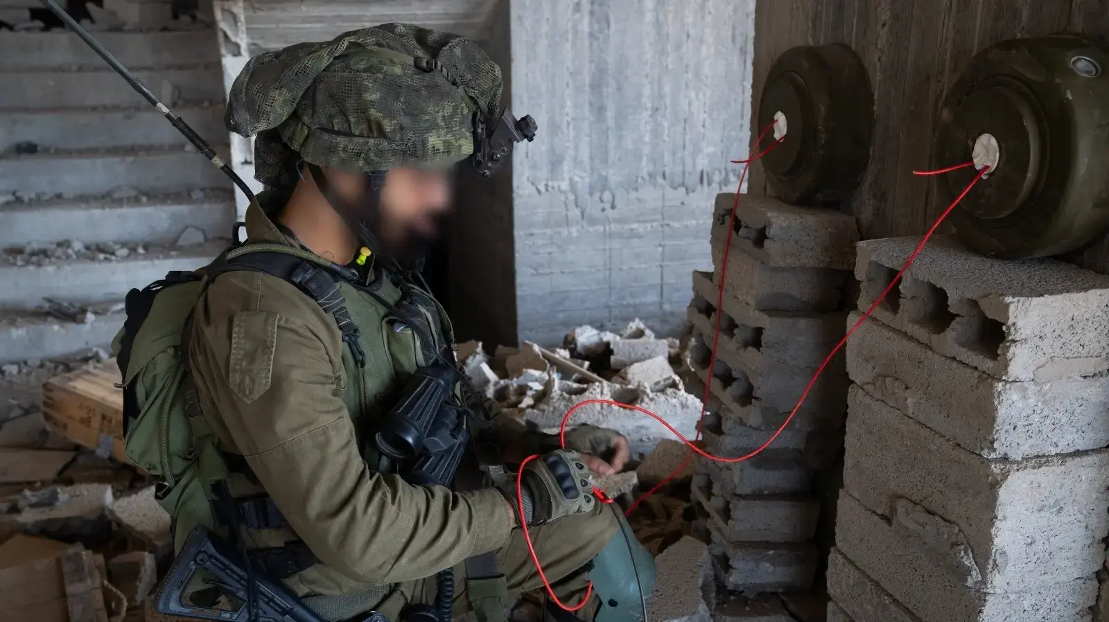 לוחמי צה"ל חשפו והשמידו מתחם צבאי תת קרקעי של ארגון הטרור חמאס על החוף במרכז רצועת עזה 04 בינואר 2023 לוחמי צה"ל חשפו והשמידו מתחם צבאי תת קרקעי של ארגון הטרור חמאס על החוף במרכז רצועת עזה 04 בינואר 2023