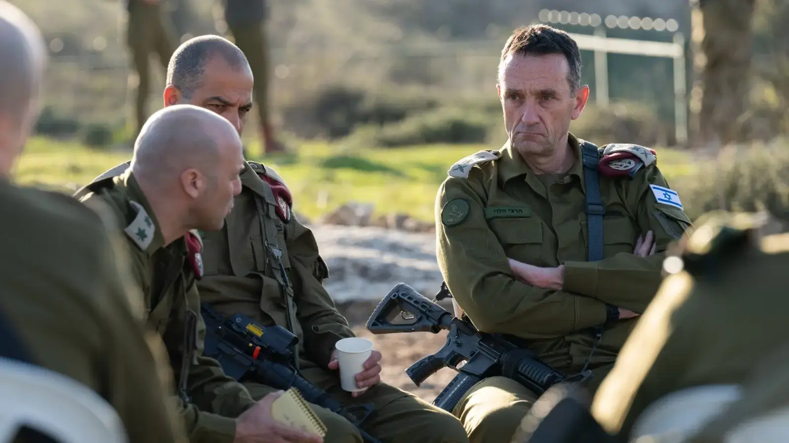 הרמטכ״ל קיים הערכת מצב באוגדת יהודה ושומרון, יחד עם מפקד פיקוד המרכז, אלוף יהודה פוקס ומפקד אוגדת יהודה ושומרון, תת-אלוף יקי דולף 07 בינואר 2024