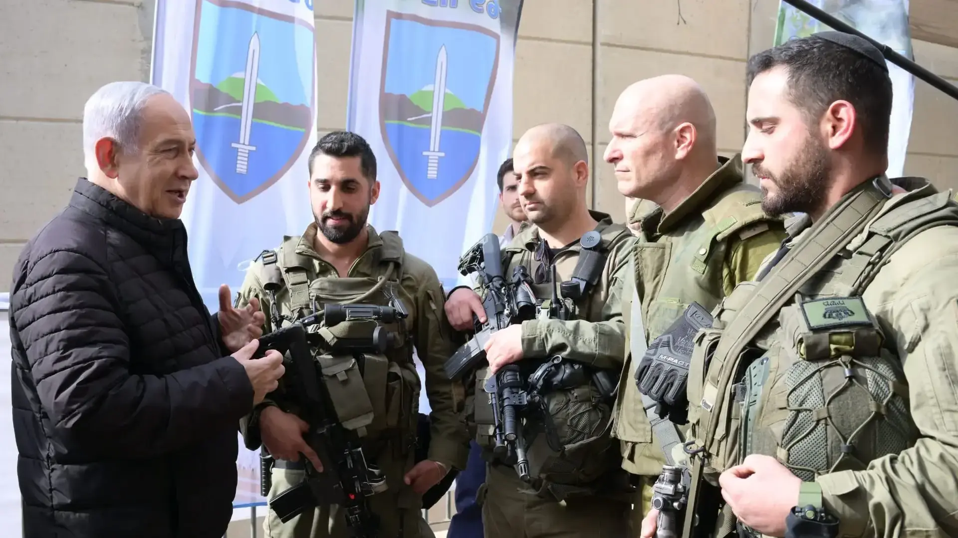 ראש הממשלה בנימין נתניהו ביקר בחטיבת "חירם" 769, גבול הצפון, 8 בינואר 2023 ראש הממשלה בנימין נתניהו ביקר בחטיבת "חירם" 769, גבול הצפון, 8 בינואר 2023